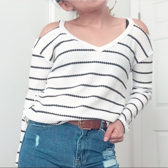 NWT Strip white with black v neck long sleeve - Picture 4 of 5